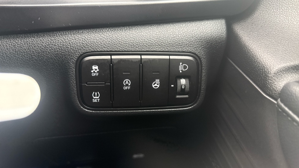 Hyundai BAYON 1.0 TGDi 48V MHEV Premium 5dr DCT Petrol Hatchback - Image 28