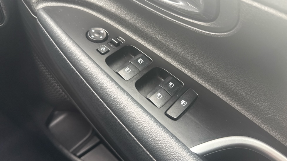 Hyundai BAYON 1.0 TGDi 48V MHEV Premium 5dr DCT Petrol Hatchback - Image 29