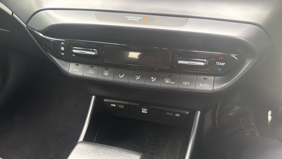 Hyundai BAYON 1.0 TGDi 48V MHEV Premium 5dr DCT Petrol Hatchback - Image 32