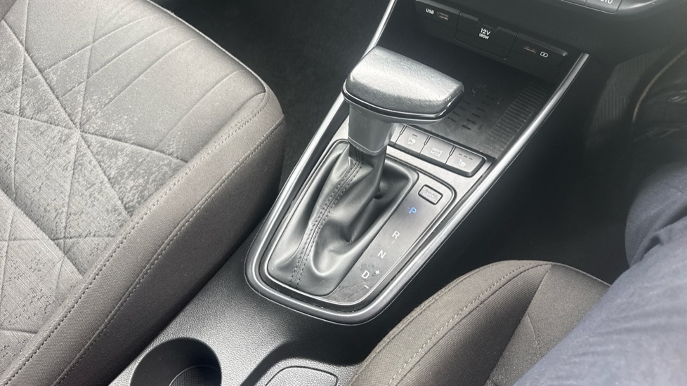 Hyundai BAYON 1.0 TGDi 48V MHEV Premium 5dr DCT Petrol Hatchback - Image 35
