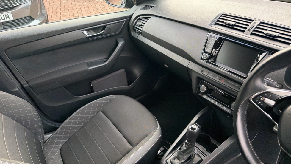 Skoda Fabia 1.0 TSI SE L 5dr DSG Petrol Estate - Image 14