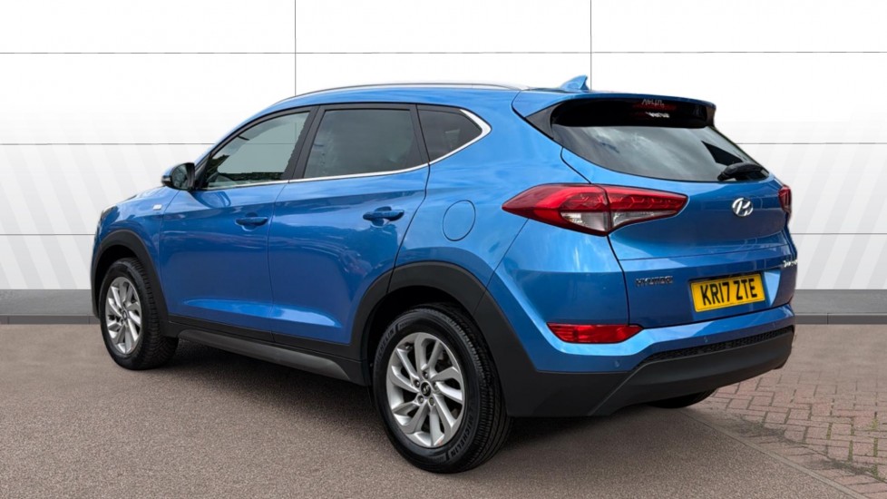 Hyundai TUCSON 1.7 CRDi Blue Drive Sport Edition 5dr 2WD Diesel Estate - Image 2
