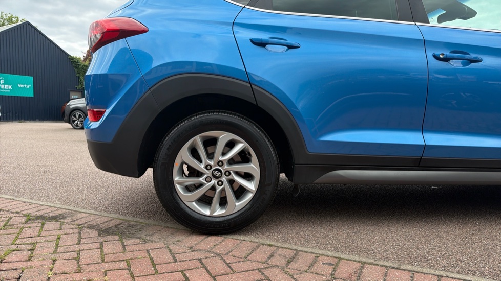 Hyundai TUCSON 1.7 CRDi Blue Drive Sport Edition 5dr 2WD Diesel Estate - Image 7