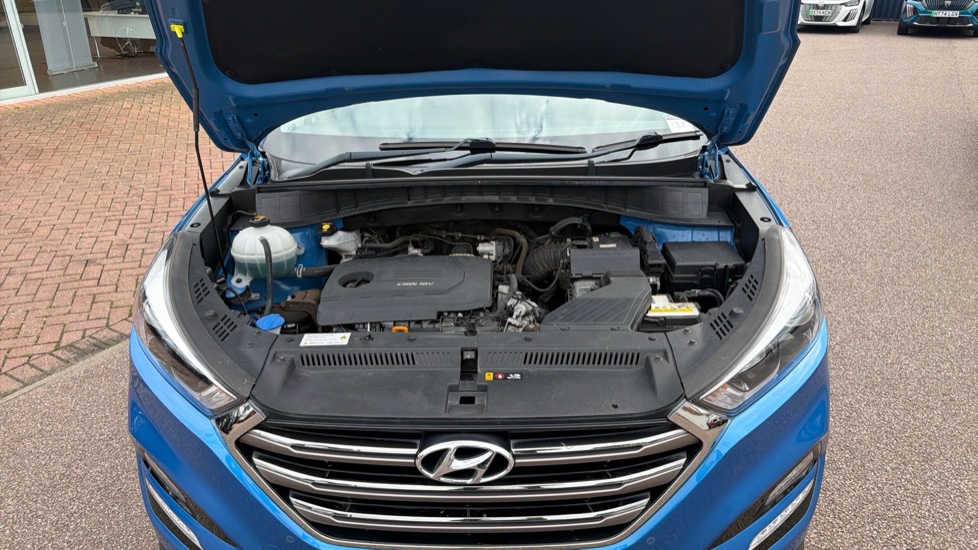 Hyundai TUCSON 1.7 CRDi Blue Drive Sport Edition 5dr 2WD Diesel Estate - Image 8