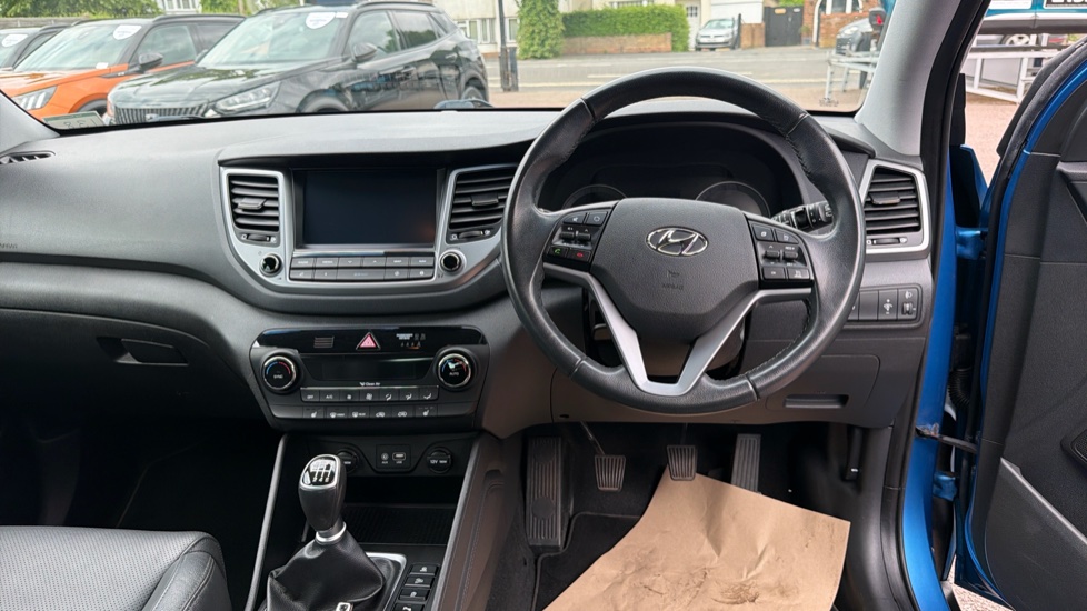 Hyundai TUCSON 1.7 CRDi Blue Drive Sport Edition 5dr 2WD Diesel Estate - Image 10