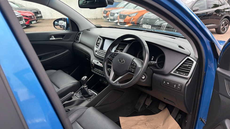 Hyundai TUCSON 1.7 CRDi Blue Drive Sport Edition 5dr 2WD Diesel Estate - Image 11