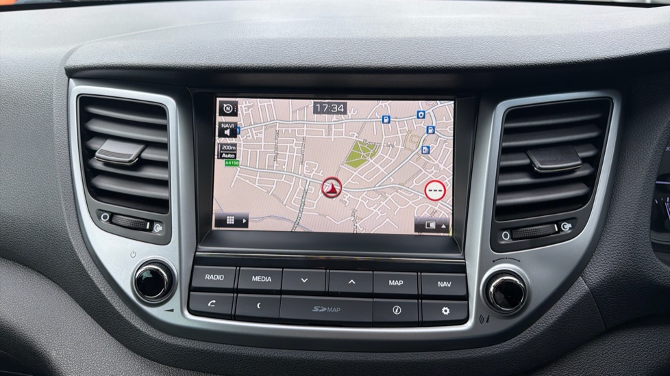 Hyundai TUCSON 1.7 CRDi Blue Drive Sport Edition 5dr 2WD Diesel Estate - Image 12