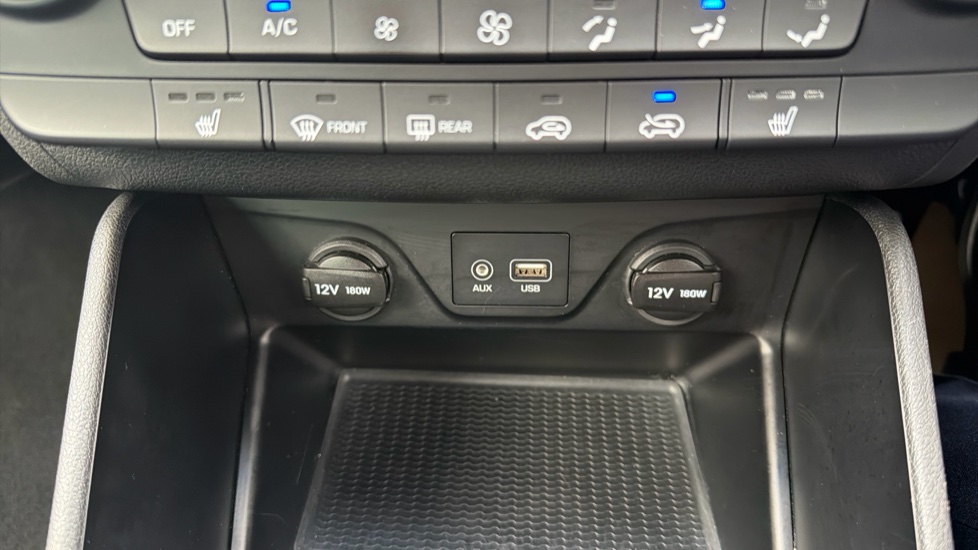 Hyundai TUCSON 1.7 CRDi Blue Drive Sport Edition 5dr 2WD Diesel Estate - Image 24