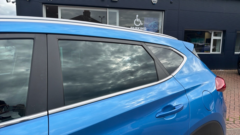 Hyundai TUCSON 1.7 CRDi Blue Drive Sport Edition 5dr 2WD Diesel Estate - Image 36
