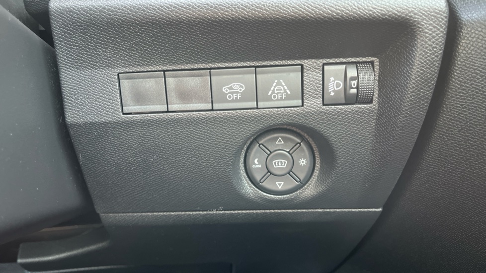 Citroen C4 1.2 PureTech [130] Shine 5dr Petrol Hatchback - Image 25