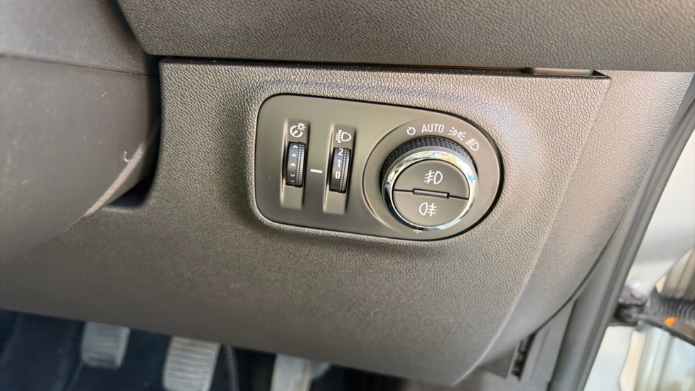 Vauxhall Corsa 1.4 Energy 5dr [AC] Petrol Hatchback - Image 30