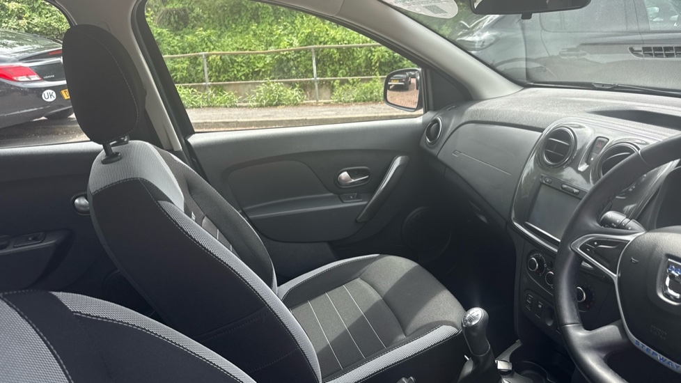 Dacia Sandero Stepway 0.9 TCe Comfort 5dr Petrol Hatchback - Image 14