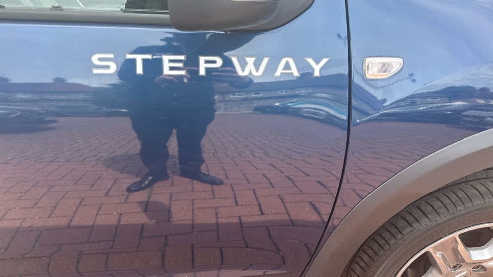 Dacia Sandero Stepway 0.9 TCe Comfort 5dr Petrol Hatchback - Image 22