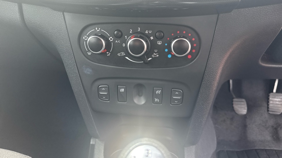 Dacia Sandero Stepway 0.9 TCe Comfort 5dr Petrol Hatchback - Image 31
