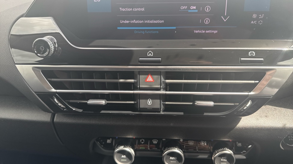 Citroen C4 1.2 PureTech [130] Shine Plus 5dr Auto Petrol Hatchback - Image 27