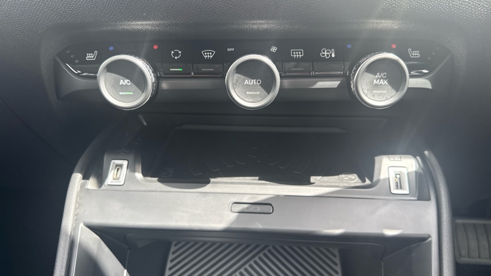 Citroen C4 1.2 PureTech [130] Shine Plus 5dr Auto Petrol Hatchback - Image 28