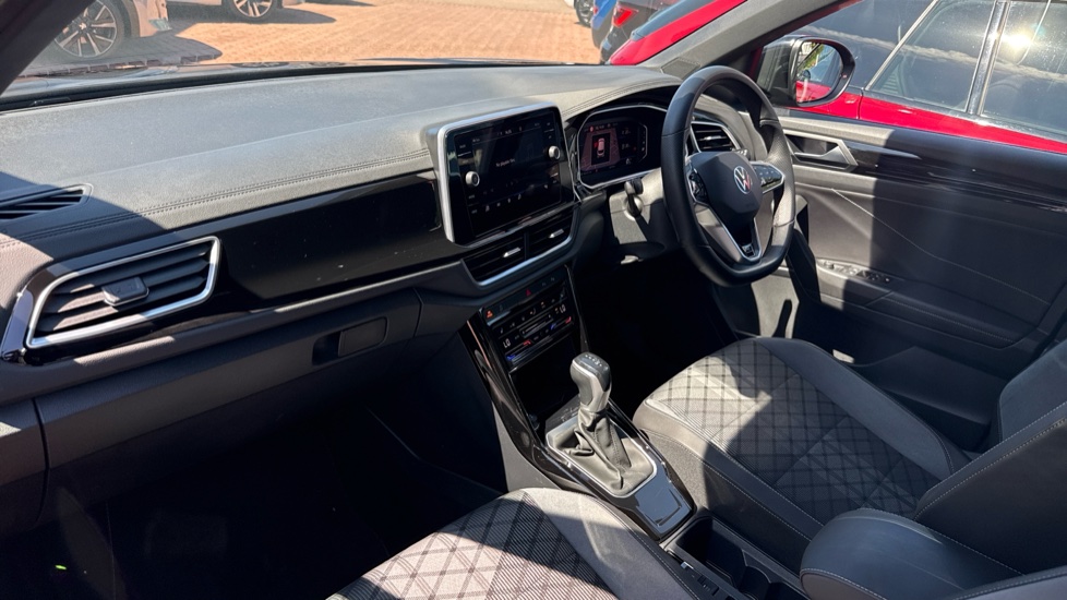 Volkswagen T-Roc 1.5 TSI R-Line 5dr DSG Petrol Hatchback - Image 9