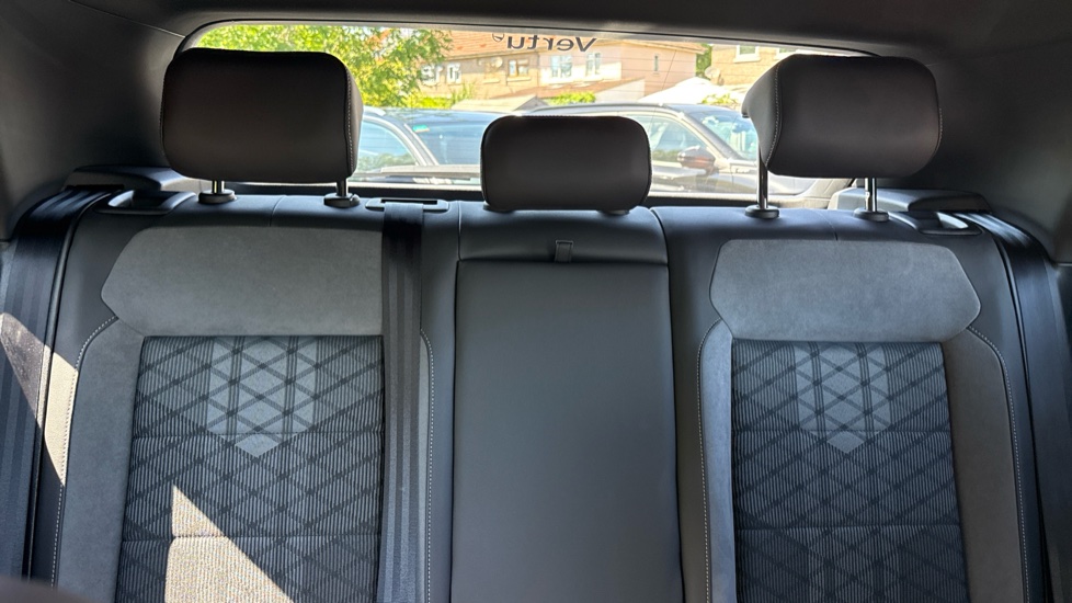 Volkswagen T-Roc 1.5 TSI R-Line 5dr DSG Petrol Hatchback - Image 15