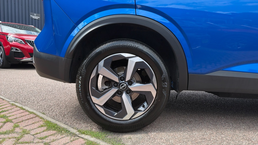 Nissan Qashqai 1.3 DiG-T MH 158 N-Connecta 5dr Xtronic Petrol Hatchback - Image 7