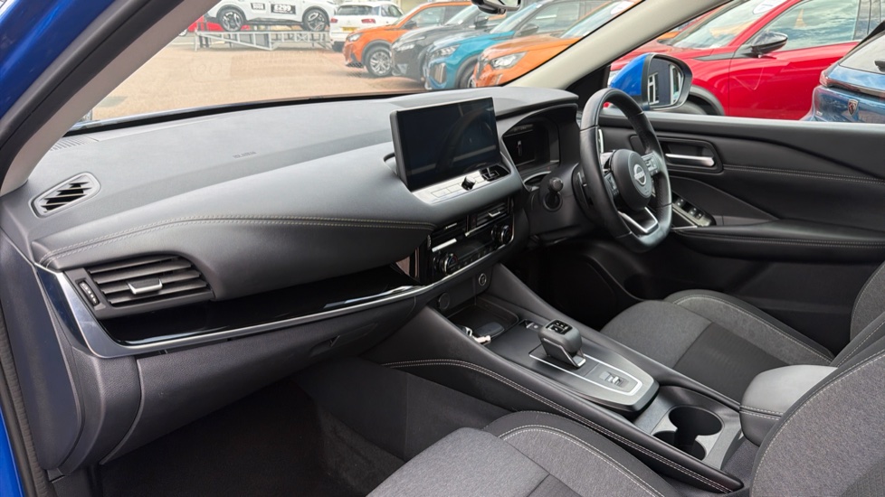 Nissan Qashqai 1.3 DiG-T MH 158 N-Connecta 5dr Xtronic Petrol Hatchback - Image 9