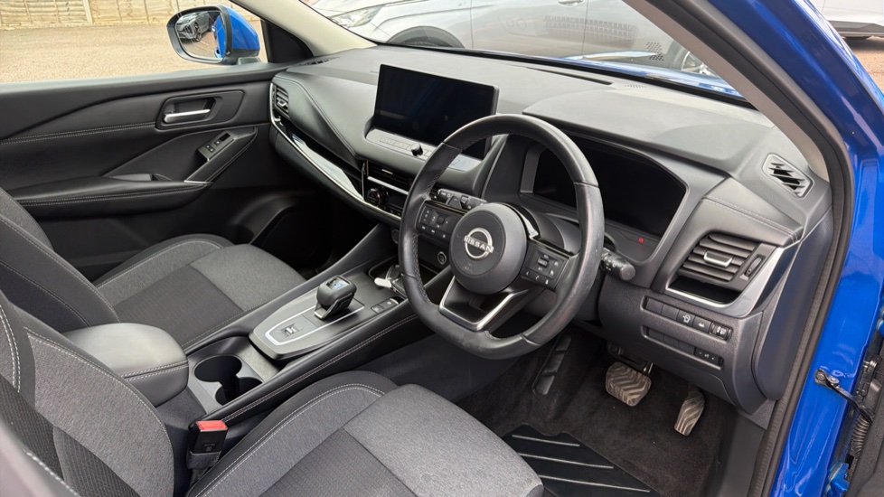 Nissan Qashqai 1.3 DiG-T MH 158 N-Connecta 5dr Xtronic Petrol Hatchback - Image 11