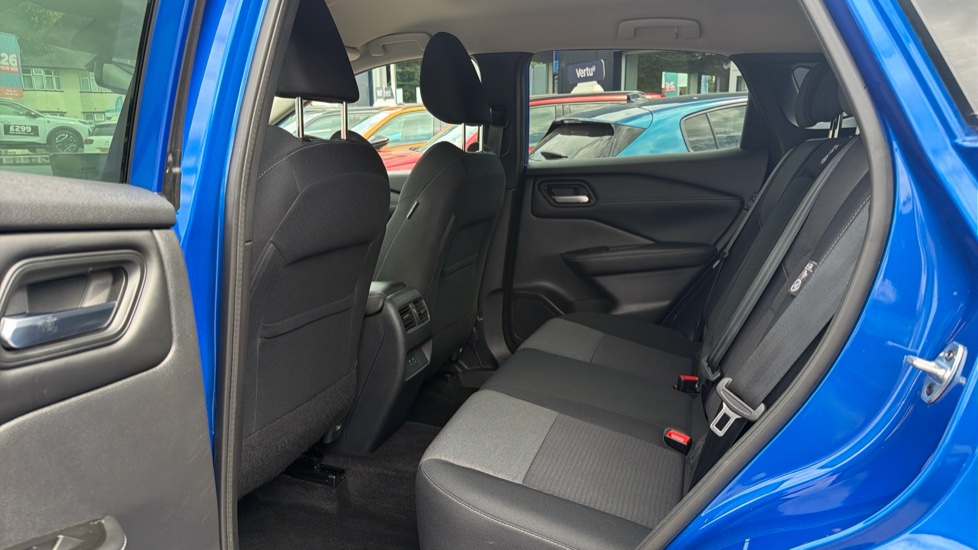 Nissan Qashqai 1.3 DiG-T MH 158 N-Connecta 5dr Xtronic Petrol Hatchback - Image 16
