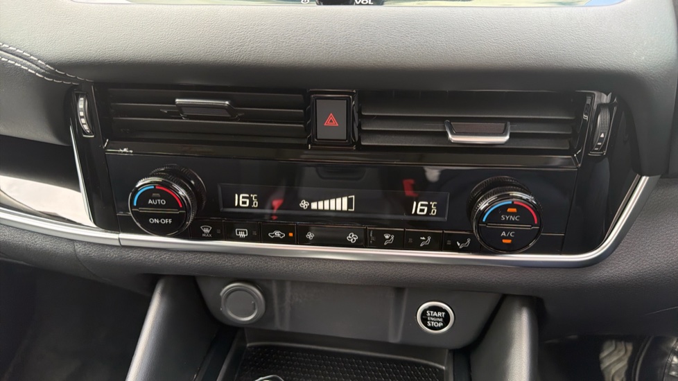 Nissan Qashqai 1.3 DiG-T MH 158 N-Connecta 5dr Xtronic Petrol Hatchback - Image 22