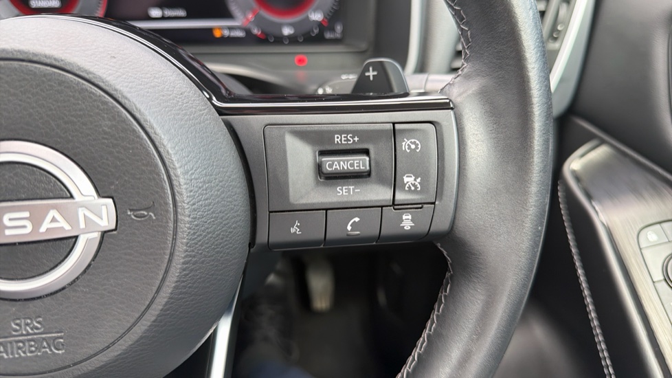 Nissan Qashqai 1.3 DiG-T MH 158 N-Connecta 5dr Xtronic Petrol Hatchback - Image 29