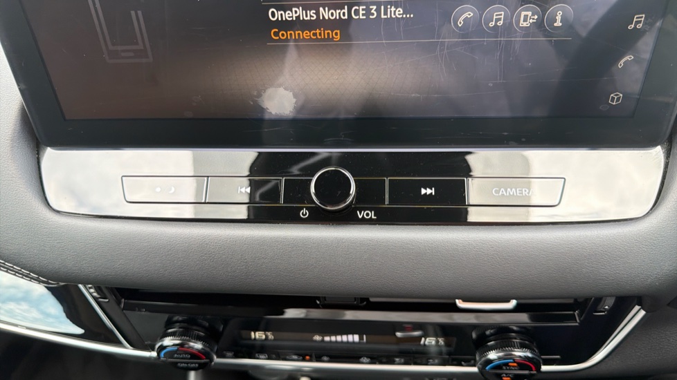 Nissan Qashqai 1.3 DiG-T MH 158 N-Connecta 5dr Xtronic Petrol Hatchback - Image 33