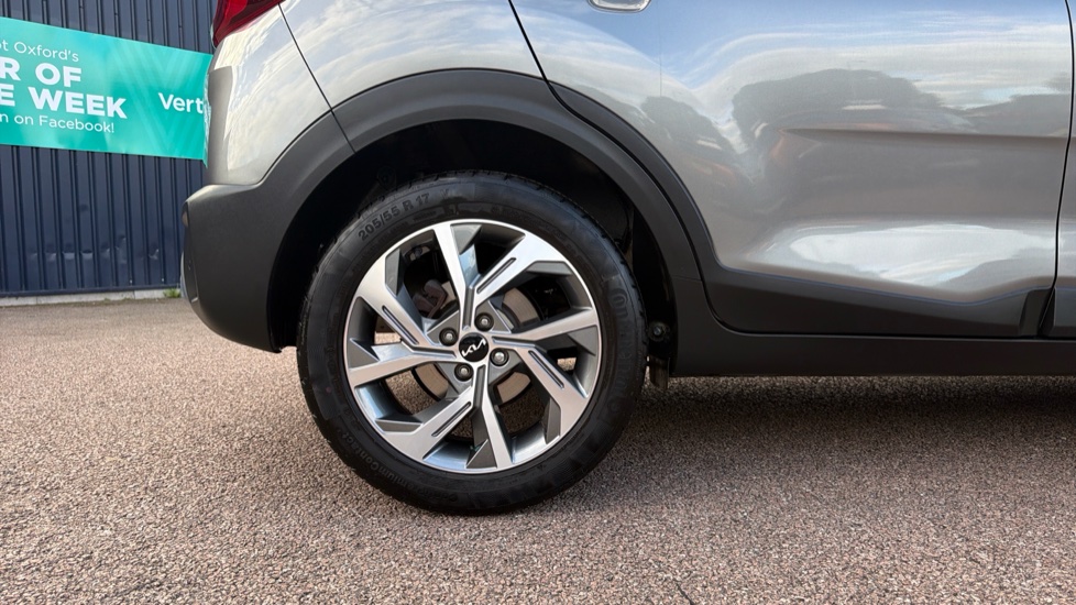 Kia Stonic 1.0T GDi 48V GT-Line S 5dr Petrol Estate - Image 7