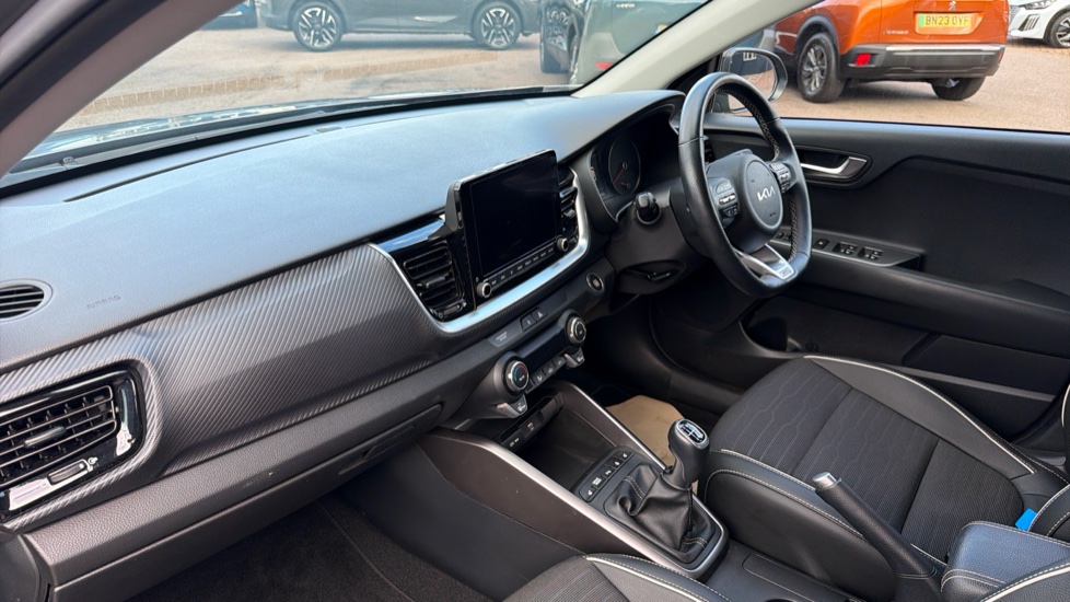 Kia Stonic 1.0T GDi 48V GT-Line S 5dr Petrol Estate - Image 9