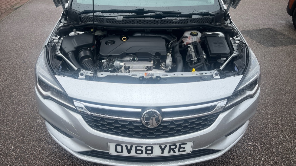 Vauxhall Astra 1.4T 16V 150 SRi 5dr Petrol Hatchback - Image 8