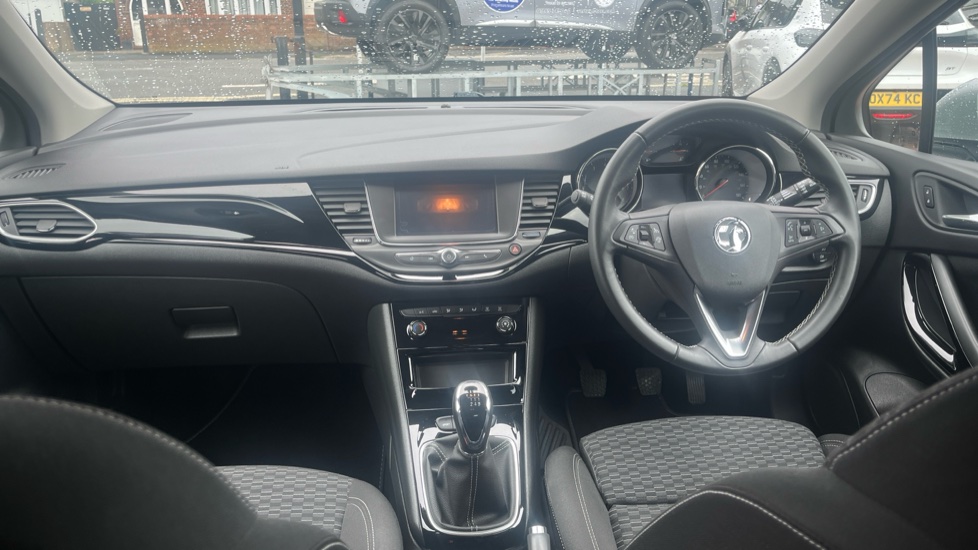 Vauxhall Astra 1.4T 16V 150 SRi 5dr Petrol Hatchback - Image 10
