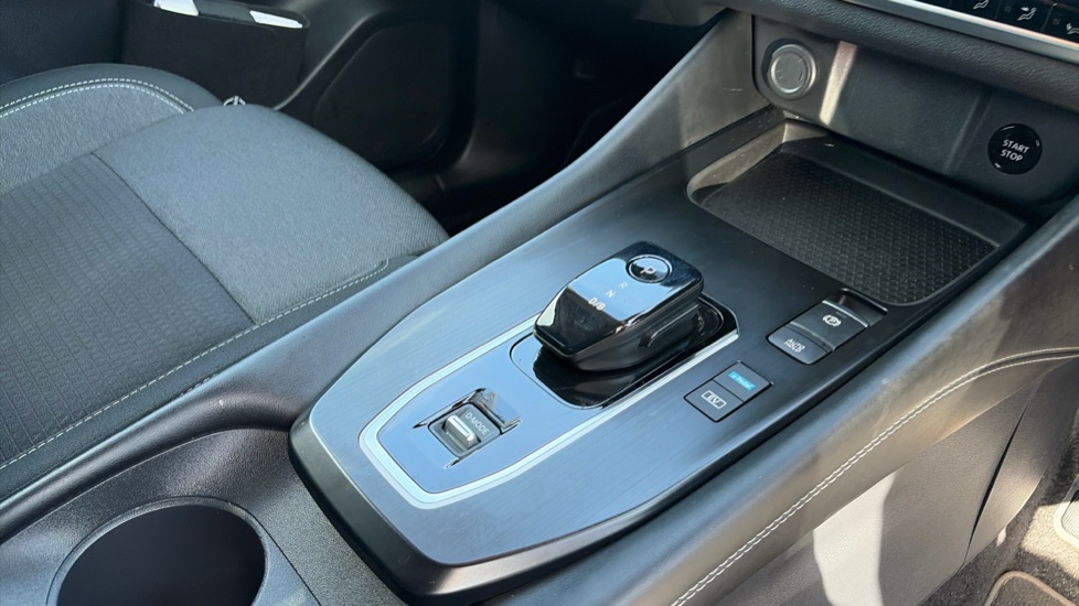 Nissan Qashqai 1.5 E-Power N-Connecta 5dr Auto Hybrid Hatchback - Image 13