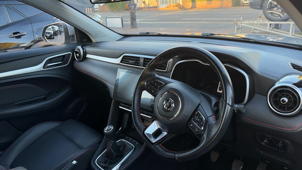 MG ZS 1.5 VTi-TECH Exclusive 5dr Petrol Hatchback - Image 11
