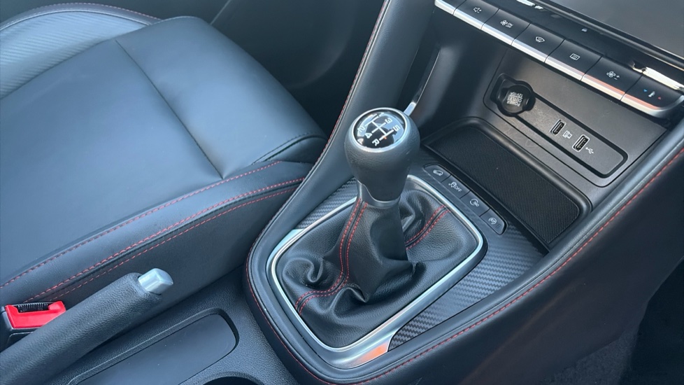 MG ZS 1.5 VTi-TECH Exclusive 5dr Petrol Hatchback - Image 13