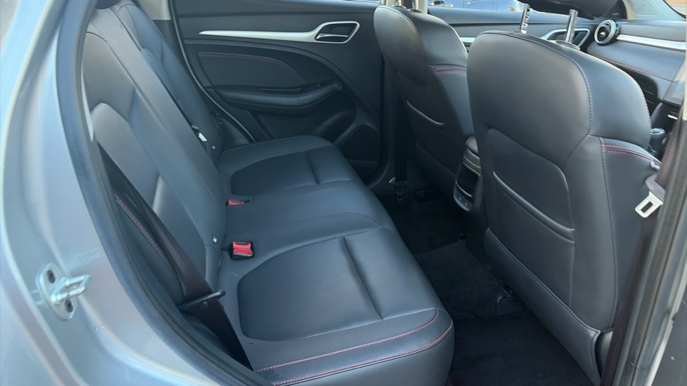 MG ZS 1.5 VTi-TECH Exclusive 5dr Petrol Hatchback - Image 16