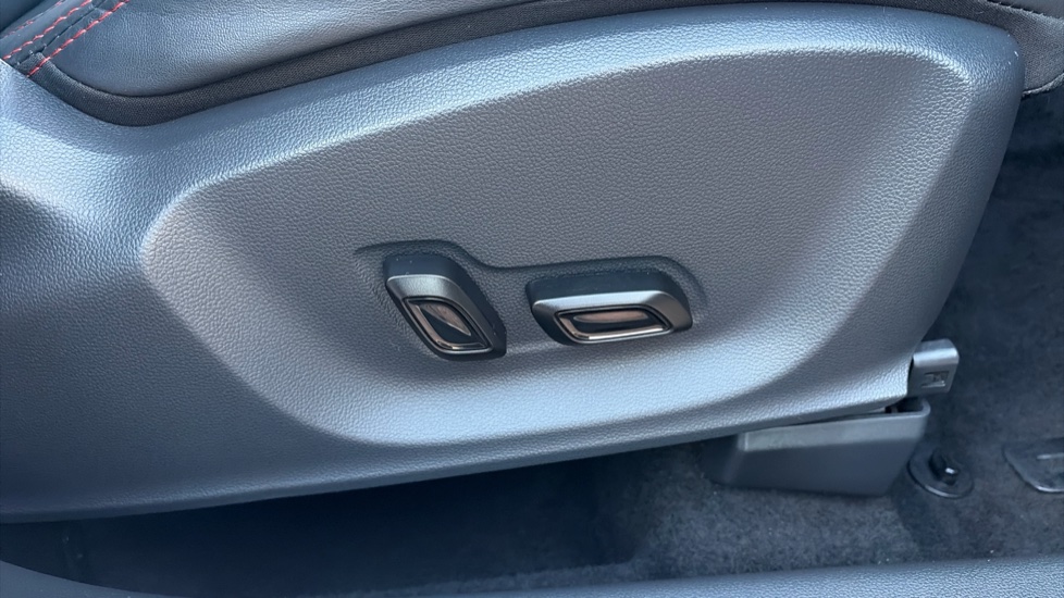 MG ZS 1.5 VTi-TECH Exclusive 5dr Petrol Hatchback - Image 33