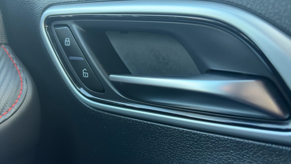 MG ZS 1.5 VTi-TECH Exclusive 5dr Petrol Hatchback - Image 35