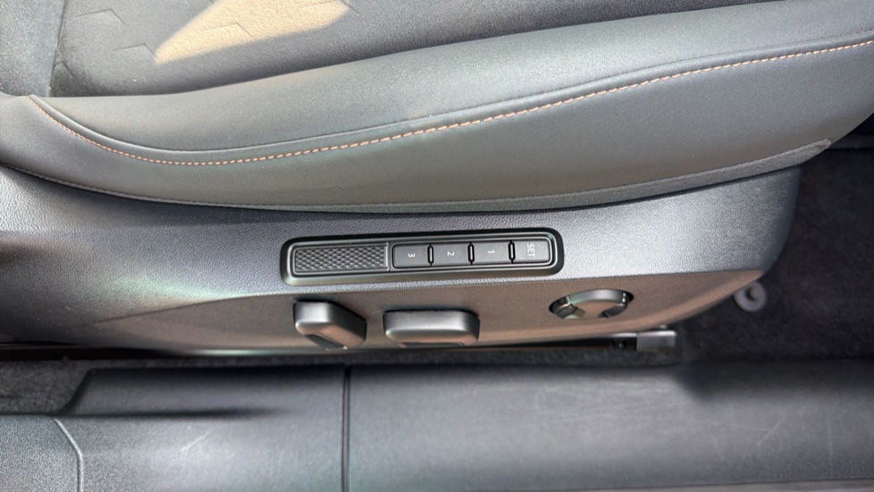 CUPRA Terramar 1.5 eTSI 150 V2 5dr DSG Petrol Hatchback - Image 42