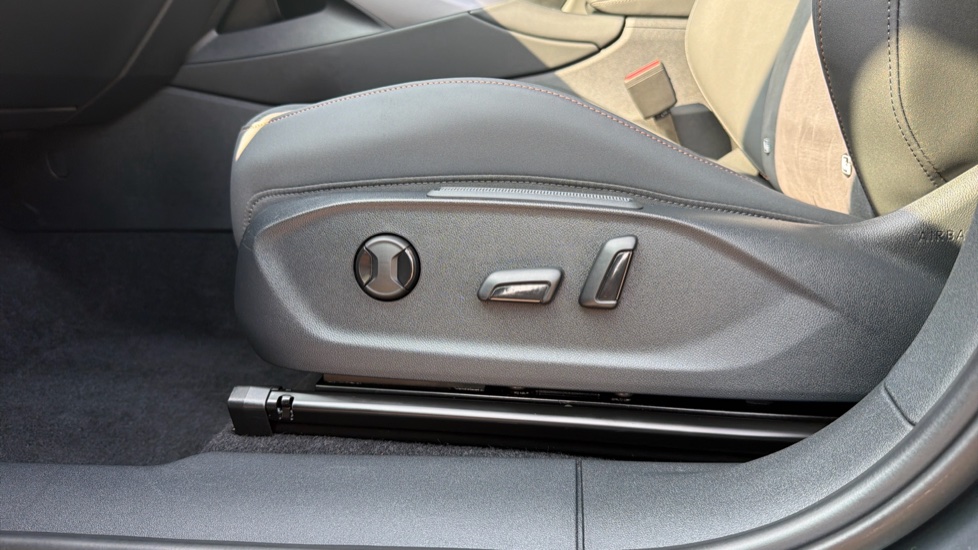 CUPRA Terramar 1.5 eTSI 150 V2 5dr DSG Petrol Hatchback - Image 43