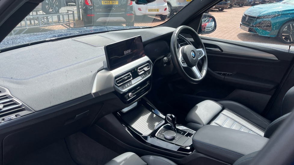 BMW X3 xDrive20i MHT M Sport 5dr Step Auto Petrol Estate - Image 9