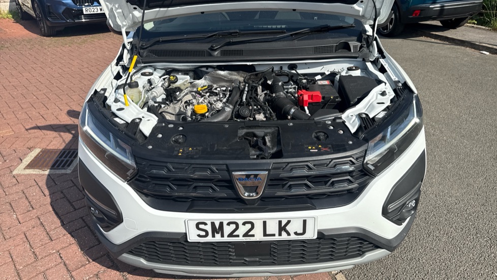 Dacia Jogger 1.0 TCe Essential 5dr Petrol Estate - Image 8