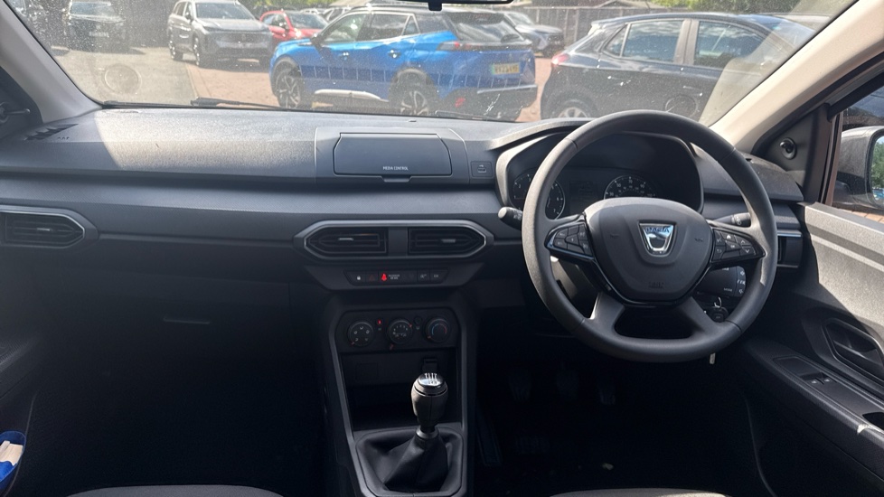 Dacia Jogger 1.0 TCe Essential 5dr Petrol Estate - Image 10