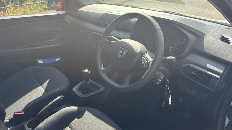 Dacia Jogger 1.0 TCe Essential 5dr Petrol Estate - Image 11