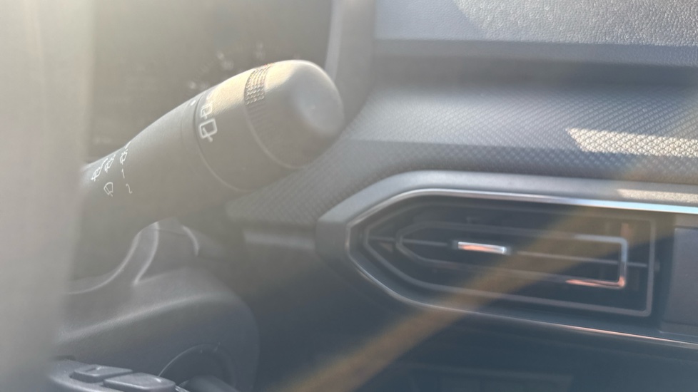 Dacia Jogger 1.0 TCe Essential 5dr Petrol Estate - Image 30