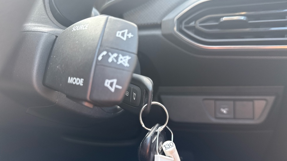 Dacia Jogger 1.0 TCe Essential 5dr Petrol Estate - Image 31