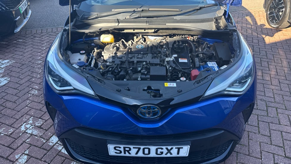 Toyota C-HR 1.8 Hybrid Dynamic 5dr CVT Hybrid Hatchback - Image 8