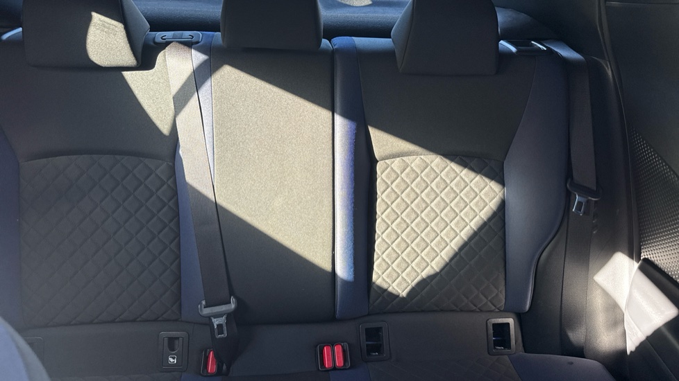 Toyota C-HR 1.8 Hybrid Dynamic 5dr CVT Hybrid Hatchback - Image 15