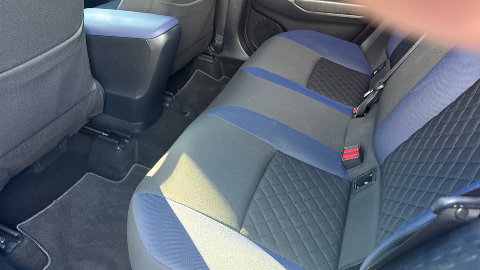 Toyota C-HR 1.8 Hybrid Dynamic 5dr CVT Hybrid Hatchback - Image 16